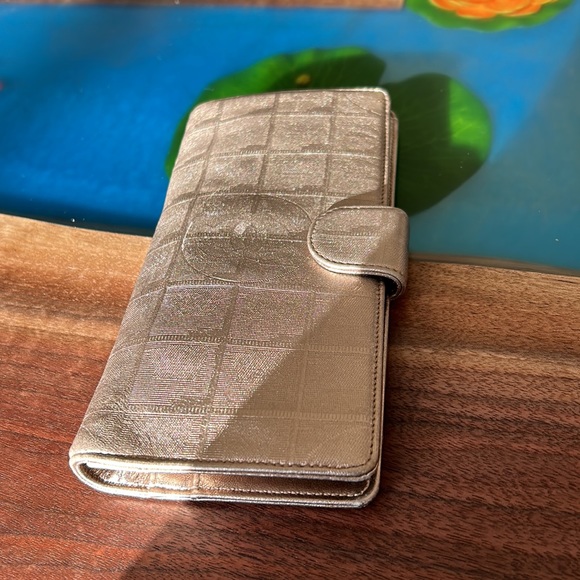 Chanel French Purse. - Picture 2 of 15